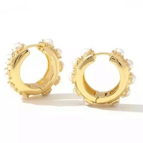 🖤 Eva 🖤 Chunky Gold Huggies Hoop Earrings NWT - Picture 5 of 9